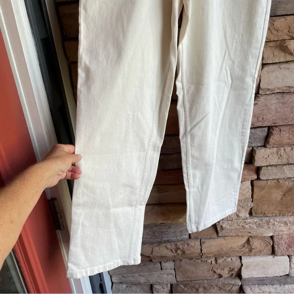 Calvin Klein Jeans High Rise 90’s Fit Ivory Denim Jeans NWT Women 29, 30 - Picture 4 of 16